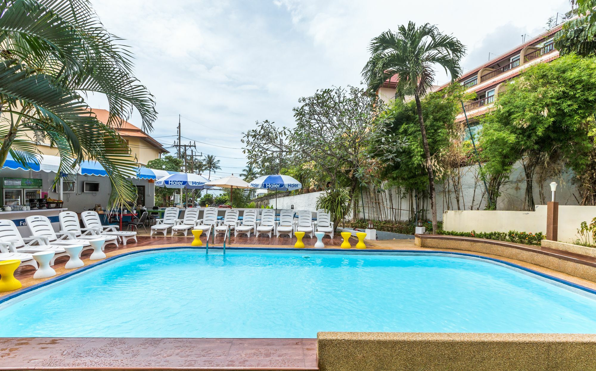 Porterhouse Beach Hotel Patong Exterior foto